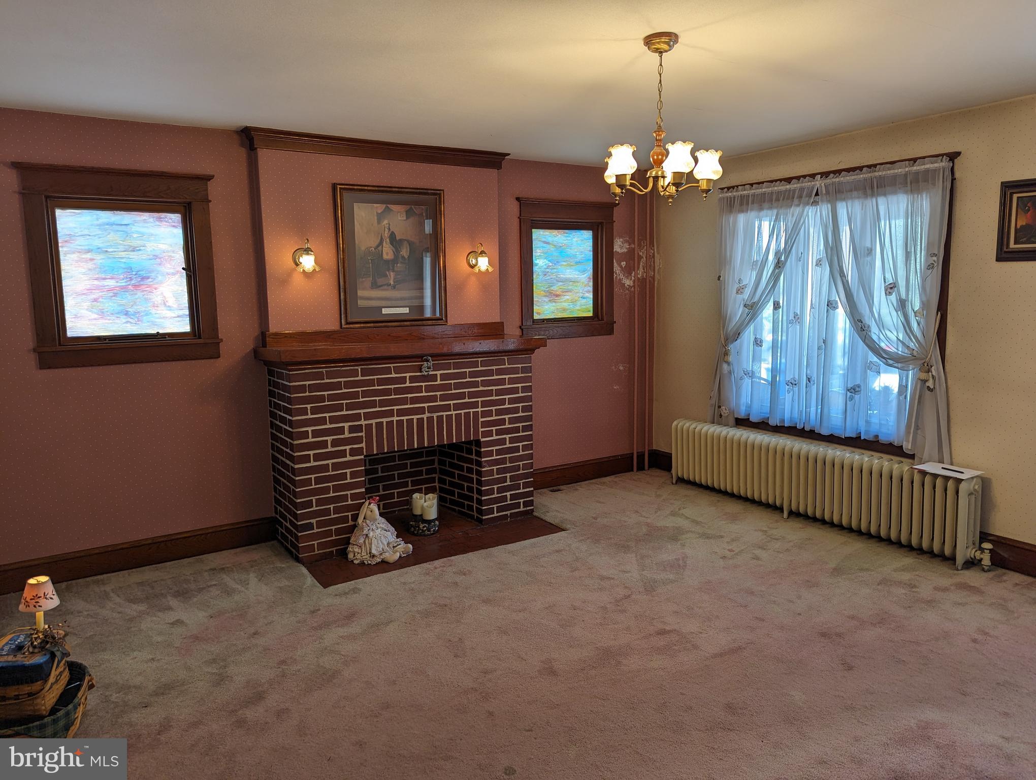 2020 Spring Street Reading, PA 19609 - Photo 4 of 26 Living Room