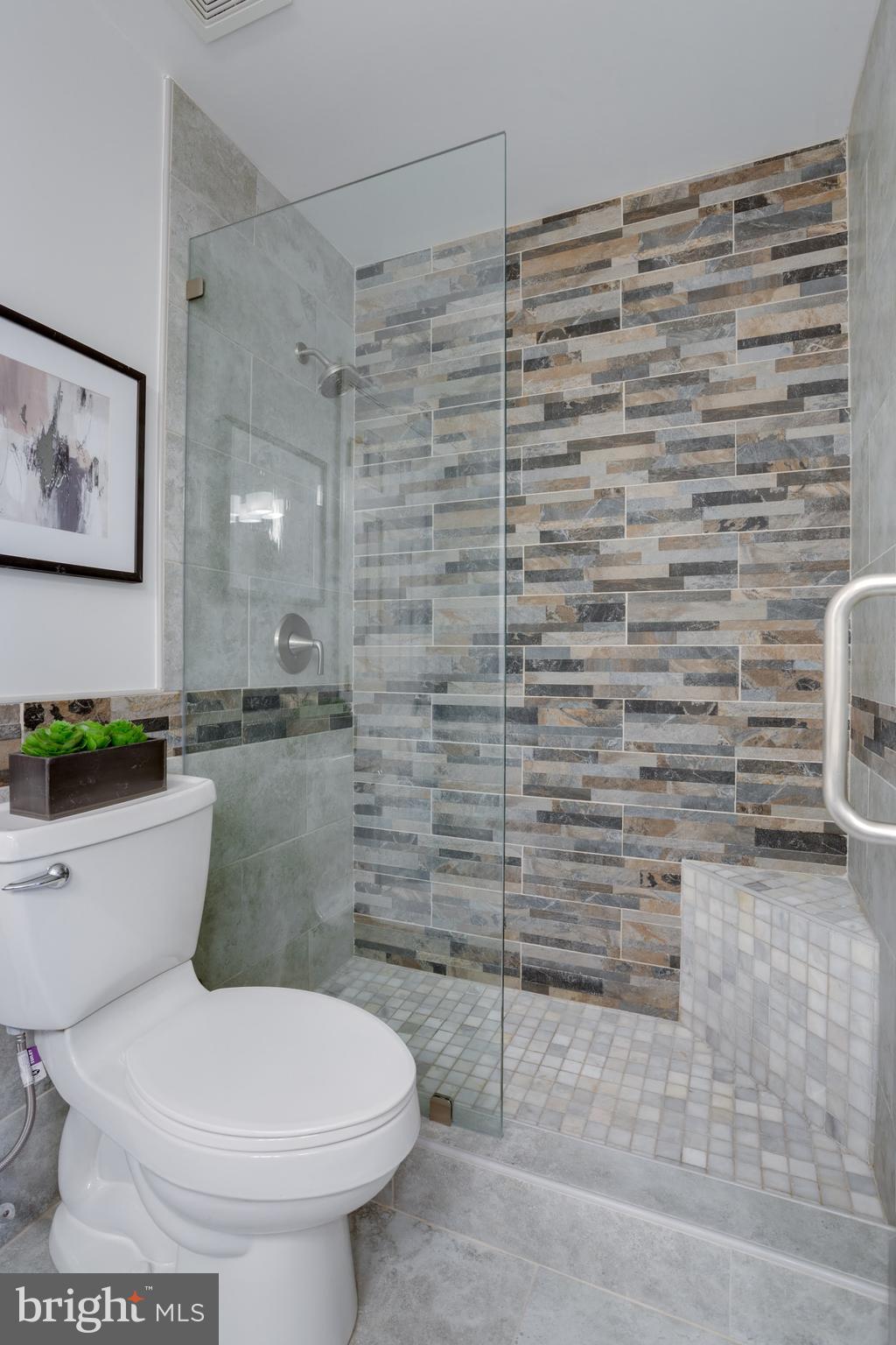 5193 Ox Road Fairfax, VA 22032 - Photo 4 of 63