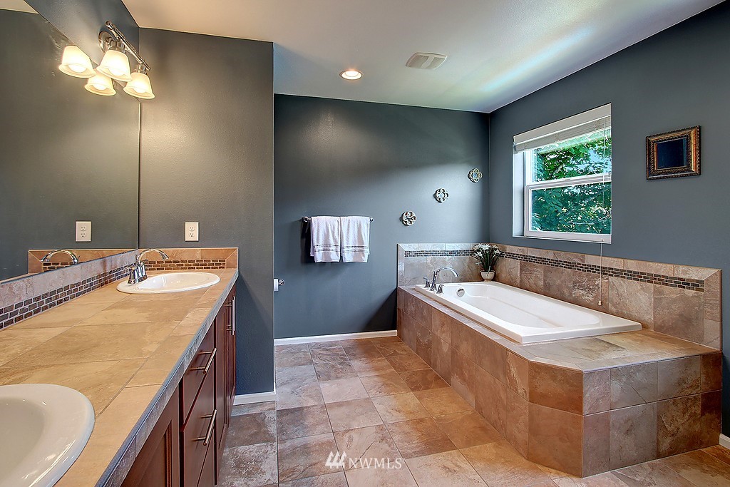 18503 36th Drive Southeast Bothell, WA 98012 - Photo 9 of 19