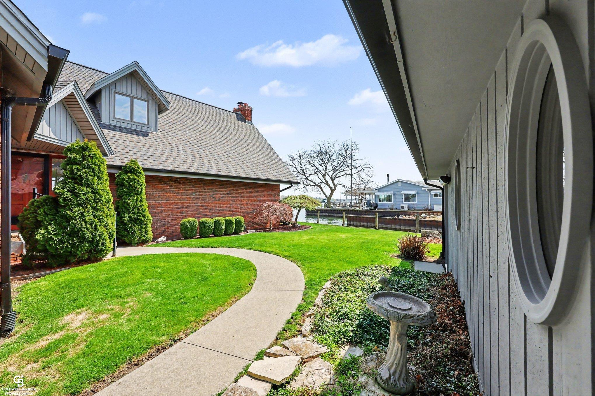 9617 North River Road Algonac, MI 48001 - Photo 4 of 58