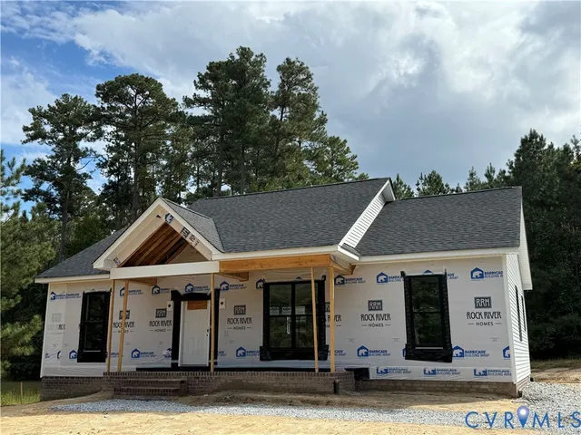 $319,900 | 369 Country Club Drive, Gasburg, VA 23887