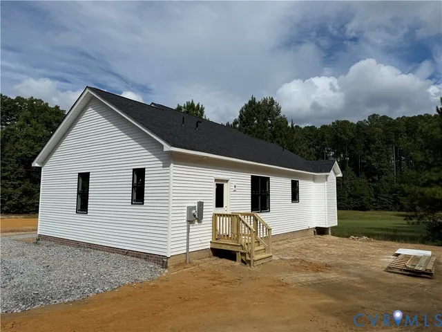 $319,900 | 369 Country Club Drive, Gasburg, VA 23887