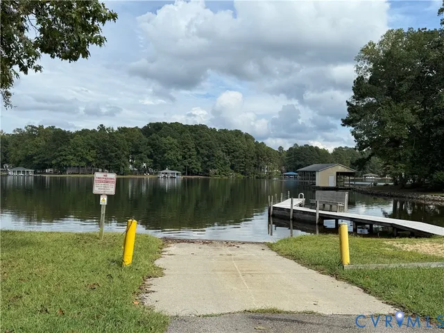 $319,900 | 369 Country Club Drive, Gasburg, VA 23887