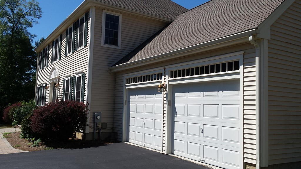 67 Arnold Road Sturbridge, MA 01518 - Photo 25 of 29 a front view of a house
