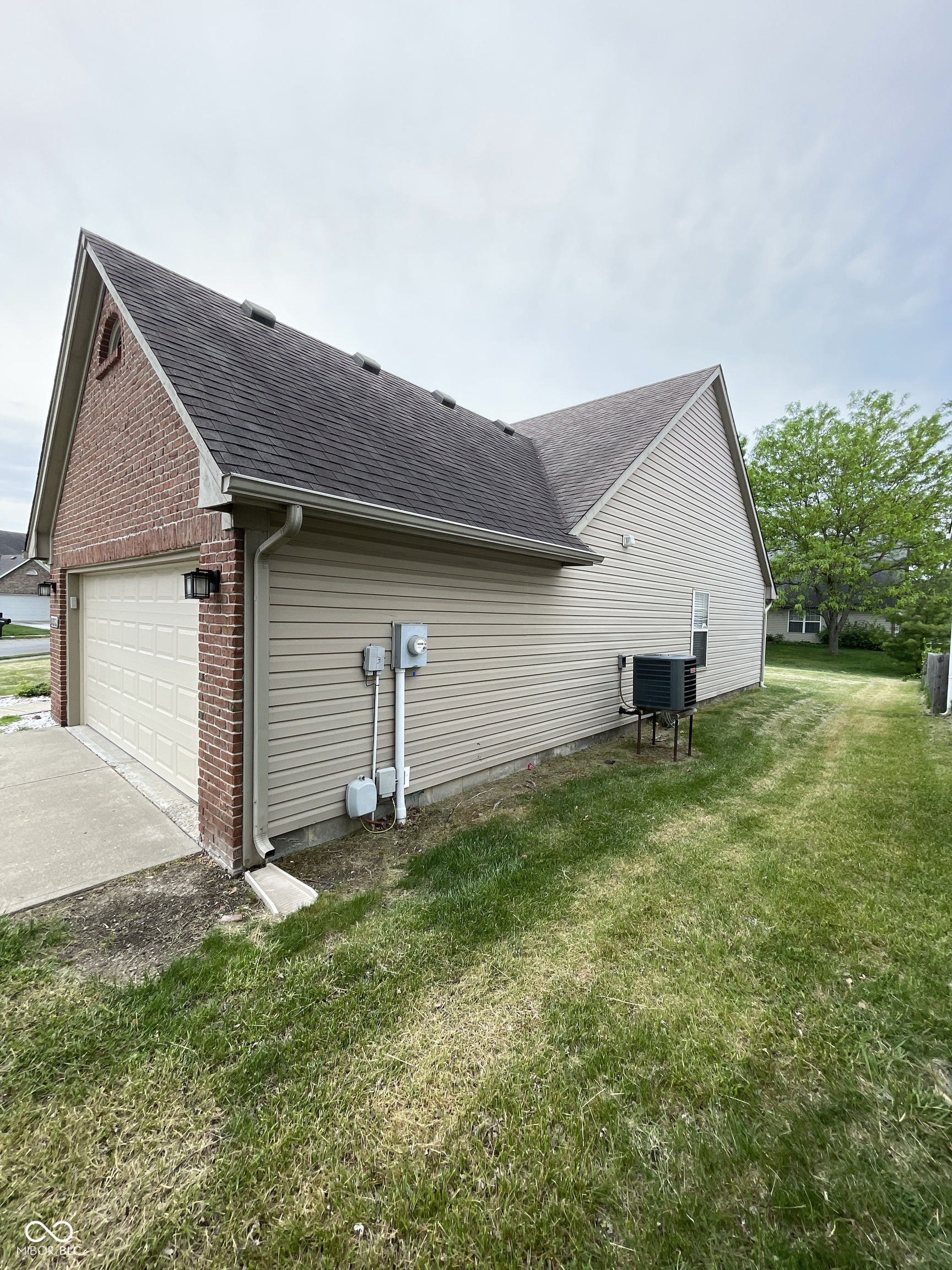 11212 Boston Way Fishers, IN 46038 - Photo 2 of 18