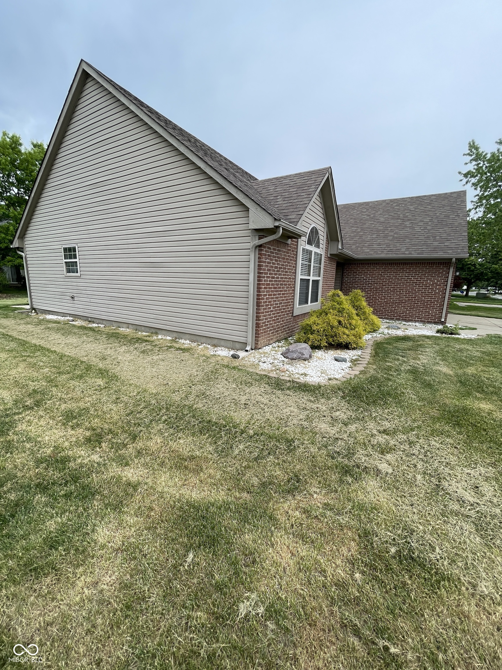 11212 Boston Way Fishers, IN 46038 - Photo 3 of 18