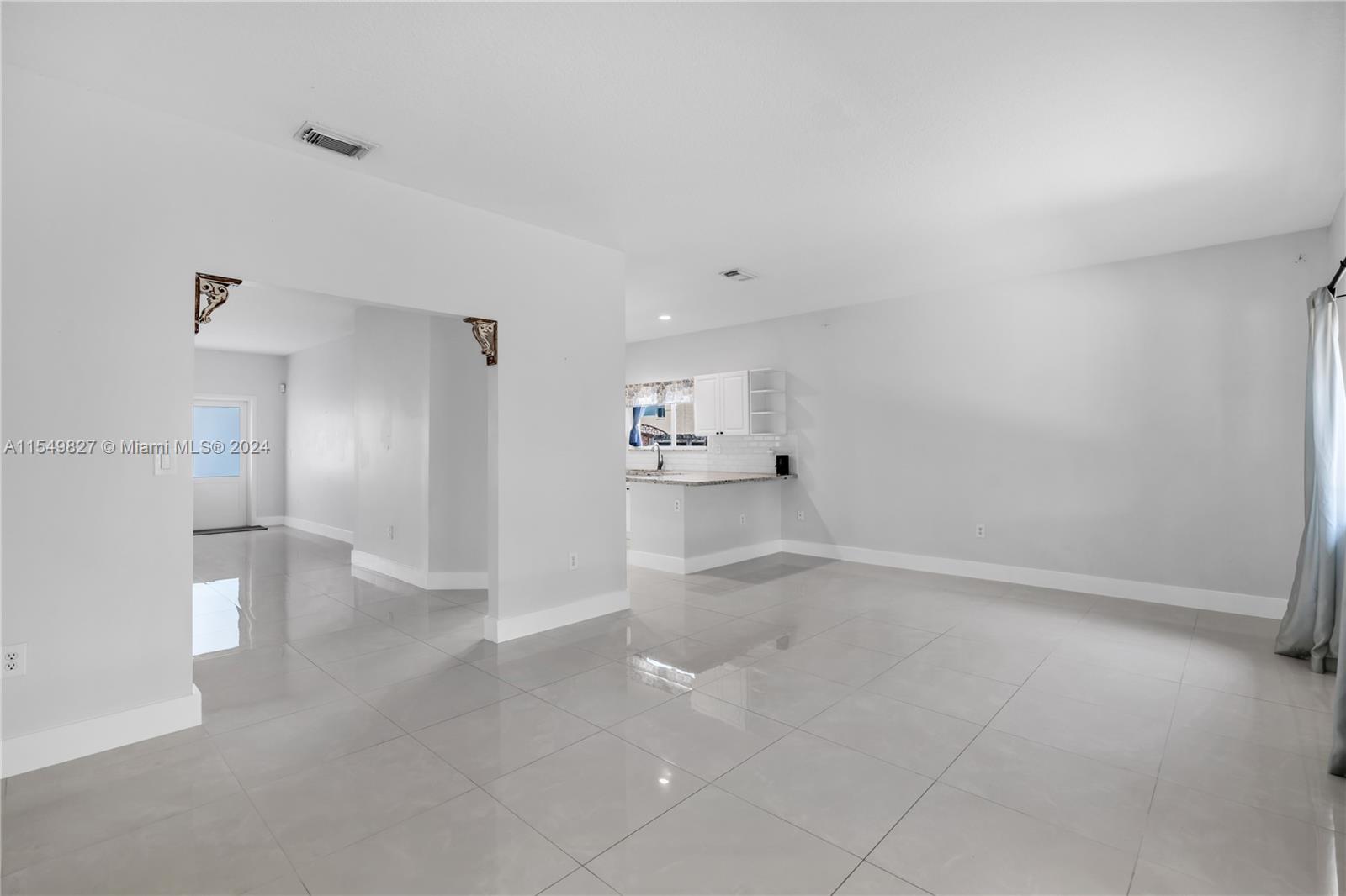 14639 Southwest 158th Path Miami, FL 33196 - Photo 6 of 31 Gallery Image 6