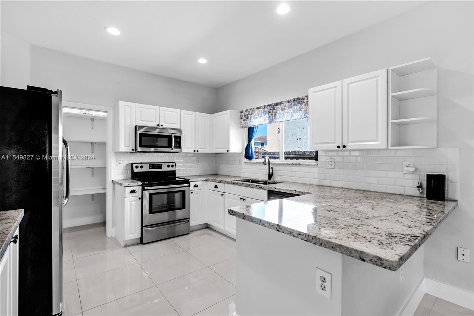 14639 Southwest 158th Path Miami, FL 33196 - Photo 8 of 31 Gallery Image 8