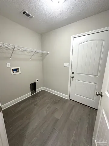 $2,700 | 3050 Palm Street, Gulf Breeze, FL 32563