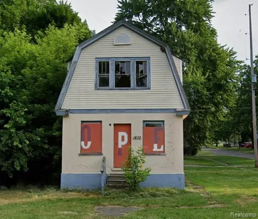 $8,500 | 1402 West Dartmouth Street, Flint, MI 48504