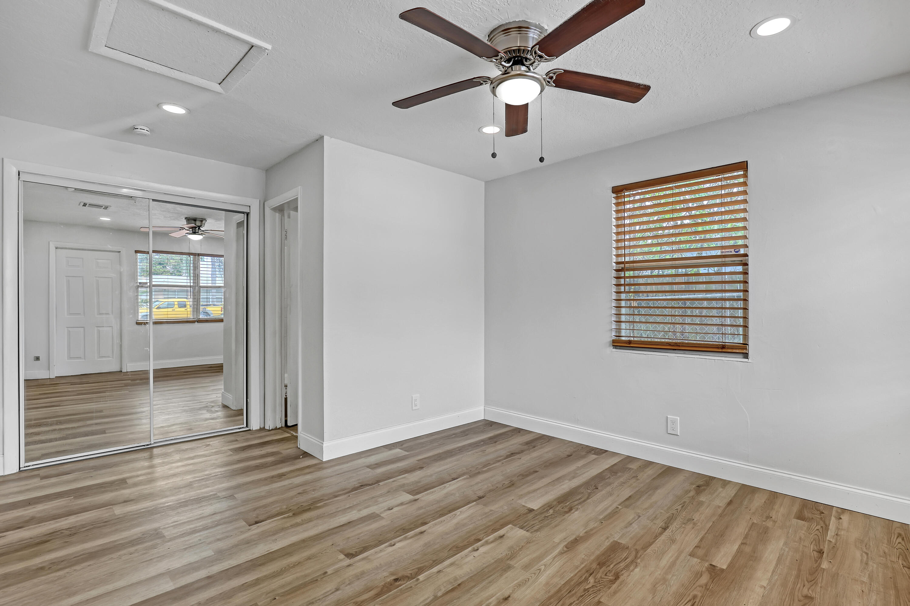 371 West 33rd Street Riviera Beach, FL 33404 - Photo 14 of 34 371 W 33rd (15)