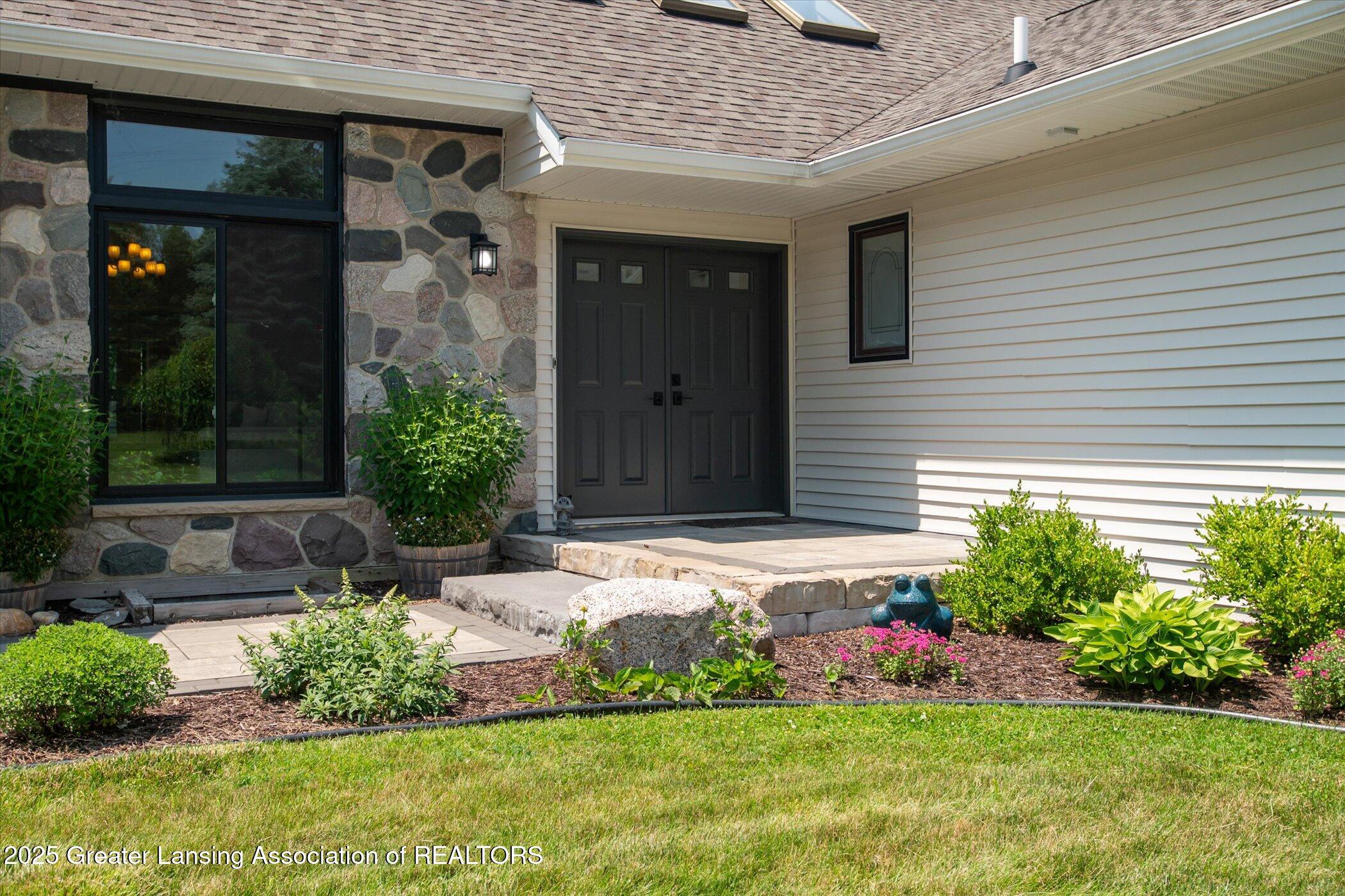 2605 College Road Holt, MI 48842 - Photo 5 of 50 Front Door