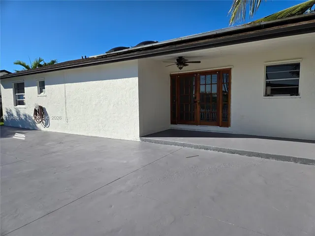 a view of a house with garage