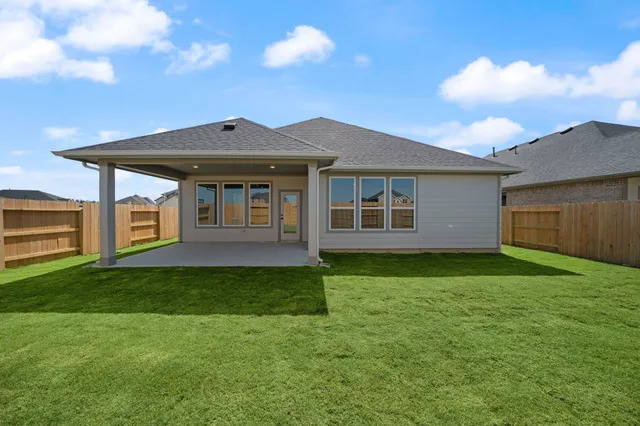 $324,990 | 329 Gambels Quail Road, Hempstead, TX 77445