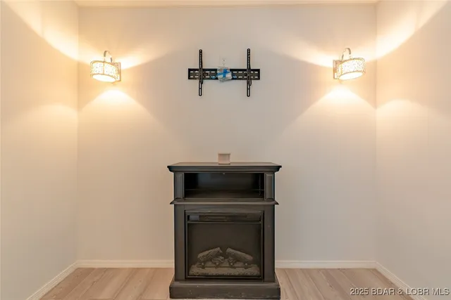 $199,000 | 53 H And A Lane, Roach, MO 65787