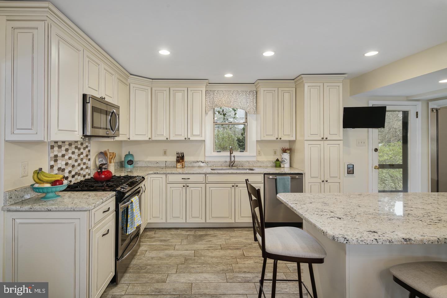 8322 Cedar Road Elkins Park, PA 19027 - Photo 7 of 25