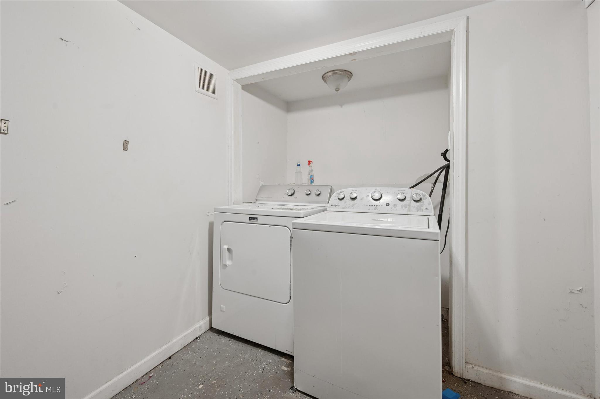 249 West Calvert Street Philadelphia, PA 19120 - Photo 21 of 25 a utility room with dryer and washer