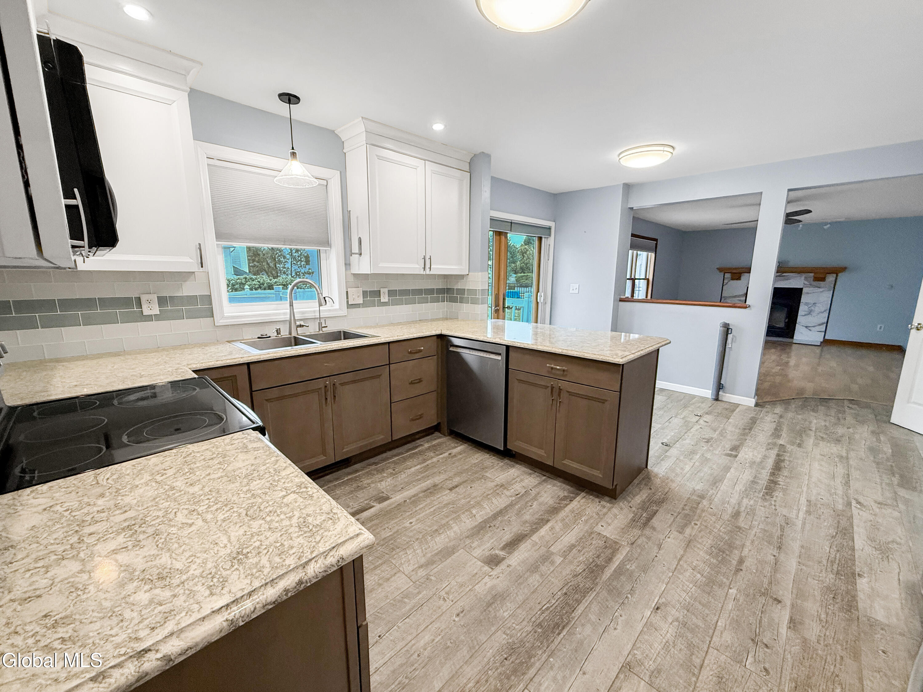 35 Mallard Road Bethlehem, NY 12077 - Photo 10 of 41 IMG_9486