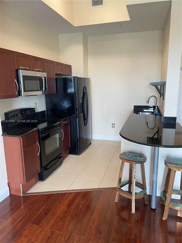 $2,300 | 7280 Southwest 90th Street, Unit 708, Miami, FL 33156