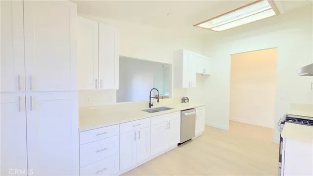 $3,195 | 1100 Cloverdale Street, Riverside, CA 92501