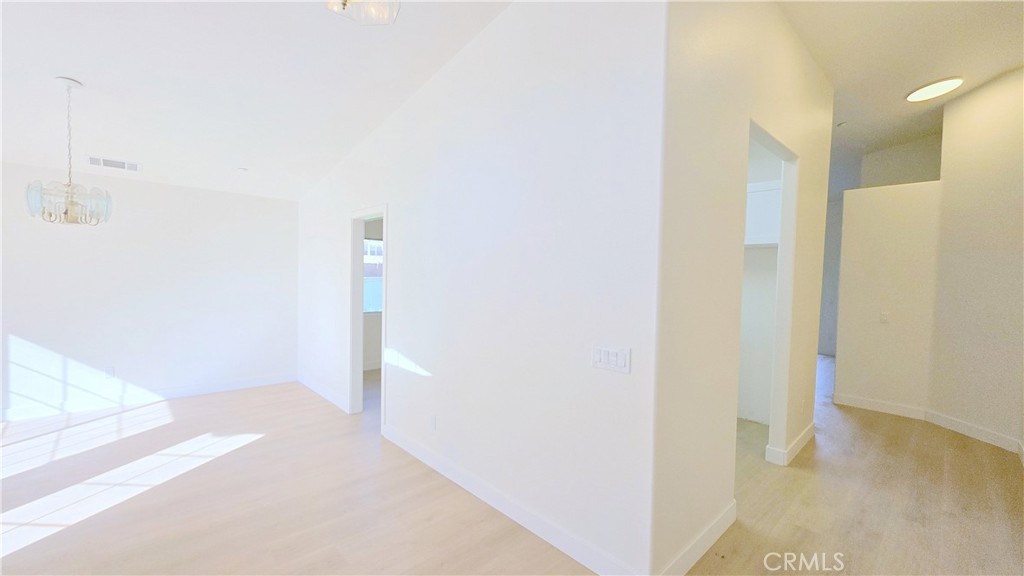 1100 Cloverdale Street Riverside, CA 92501 - Photo 9 of 28