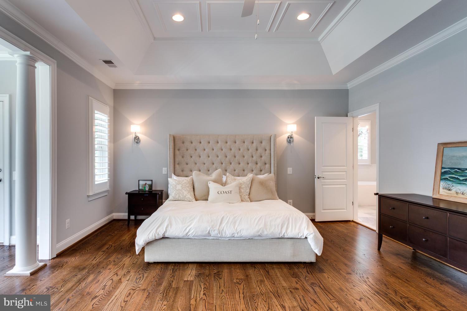 10201 Browns Mill Road Vienna, VA 22182 - Photo 14 of 30 Large Master Bedroon