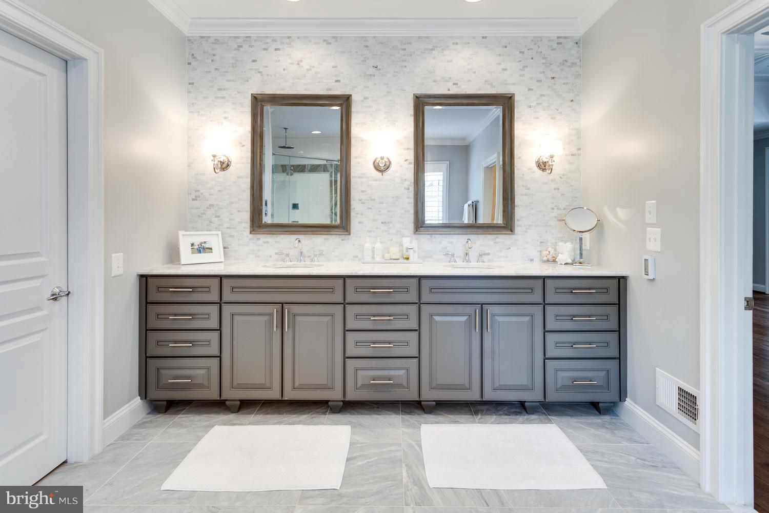 10201 Browns Mill Road Vienna, VA 22182 - Photo 18 of 30 Bath (Master)