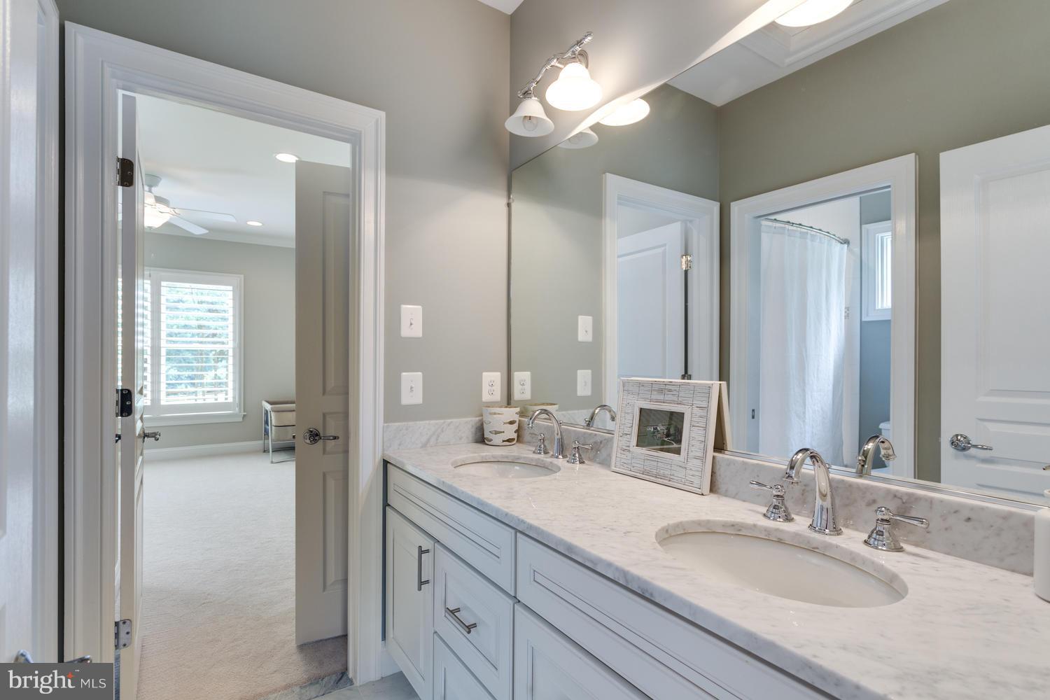 10201 Browns Mill Road Vienna, VA 22182 - Photo 22 of 30 Bath Jack and Jill