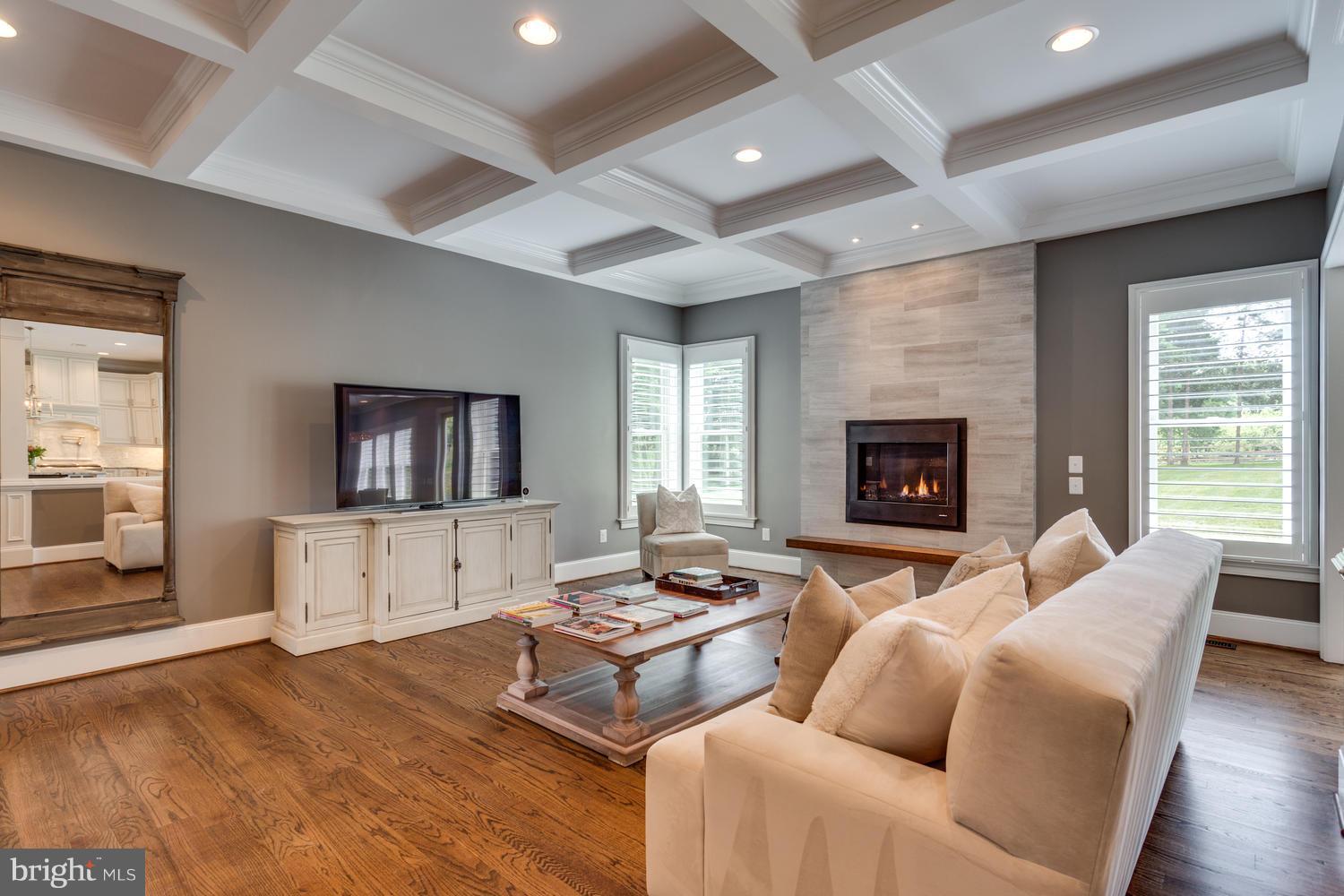 10201 Browns Mill Road Vienna, VA 22182 - Photo 5 of 30 Family Room