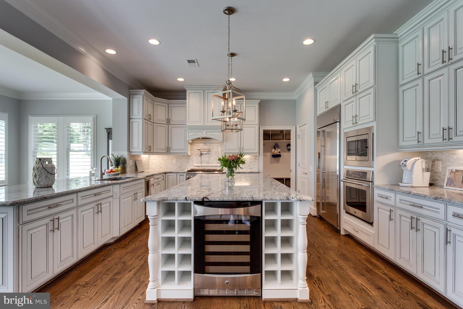 10201 Browns Mill Road Vienna, VA 22182 - Photo 6 of 30 Kitchen