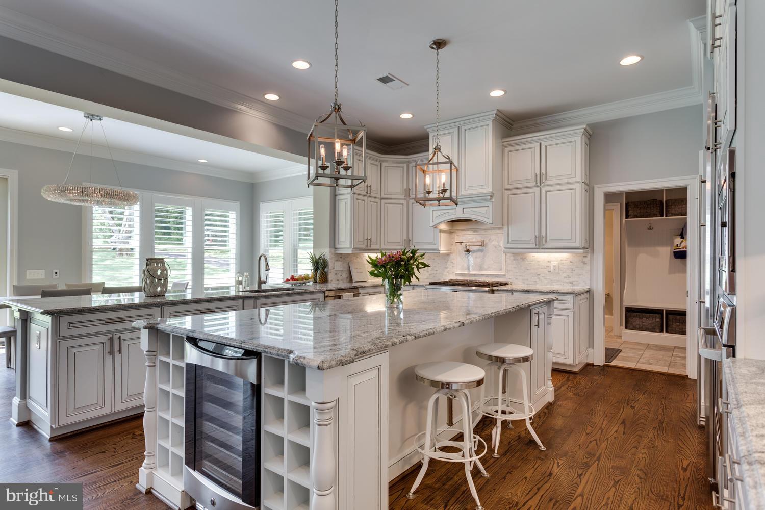 10201 Browns Mill Road Vienna, VA 22182 - Photo 7 of 30 Kitchen