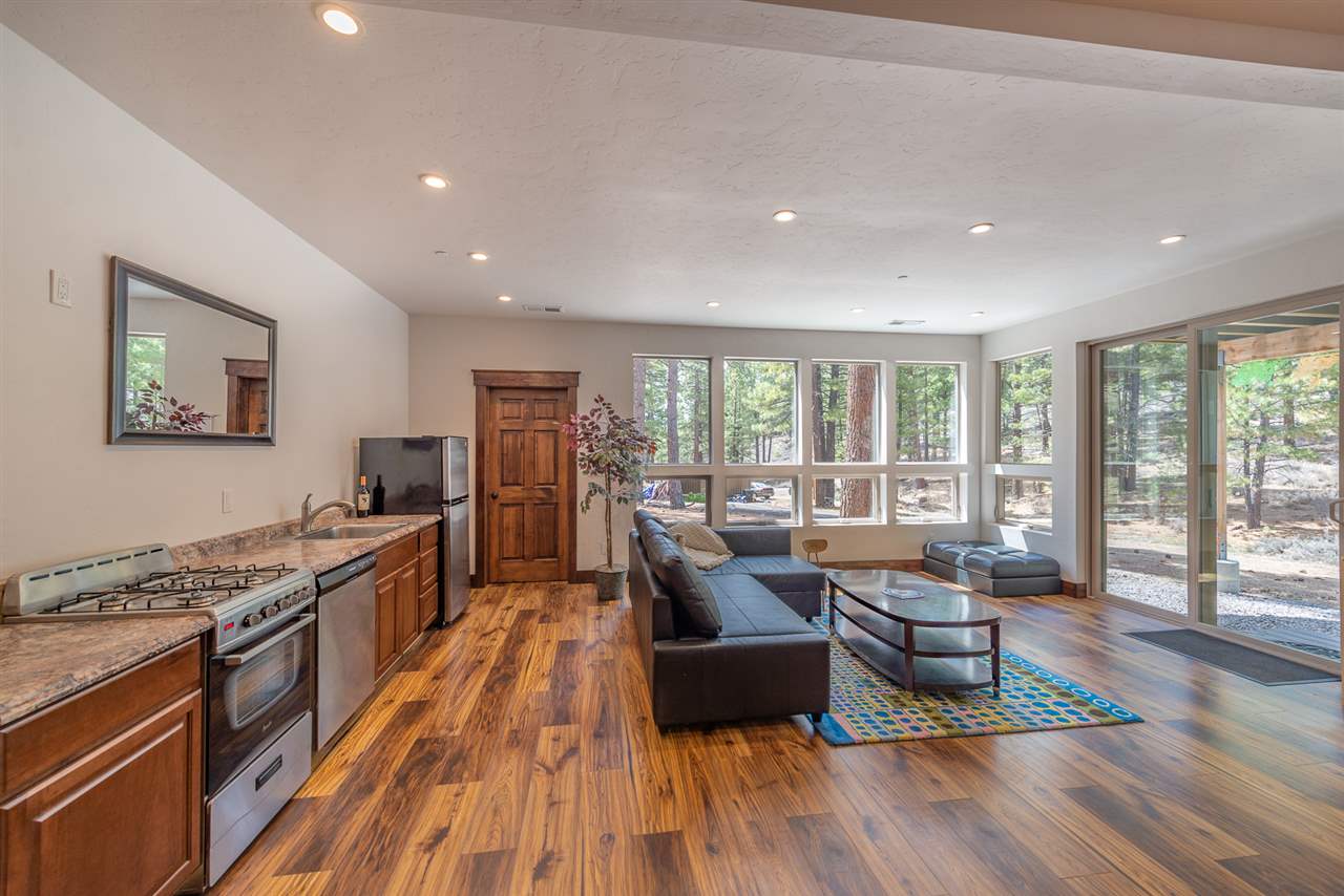 13626 Russell Valley Road Truckee, CA 96161 - Photo 17 of 21