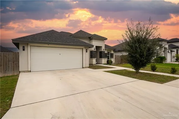 $2,400 | 404 Royal Drive, San Juan, TX 78589