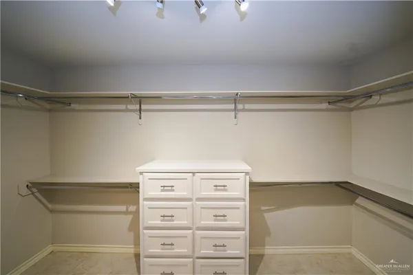 $2,400 | 404 Royal Drive, San Juan, TX 78589