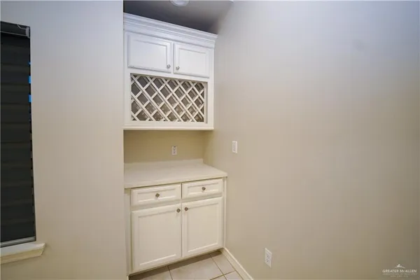 $2,400 | 404 Royal Drive, San Juan, TX 78589