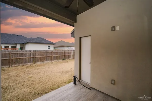 $2,400 | 404 Royal Drive, San Juan, TX 78589