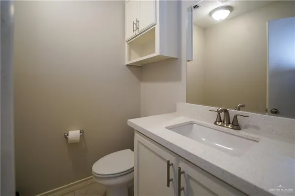 $2,400 | 404 Royal Drive, San Juan, TX 78589
