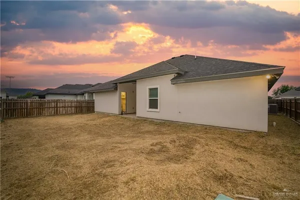 $2,400 | 404 Royal Drive, San Juan, TX 78589