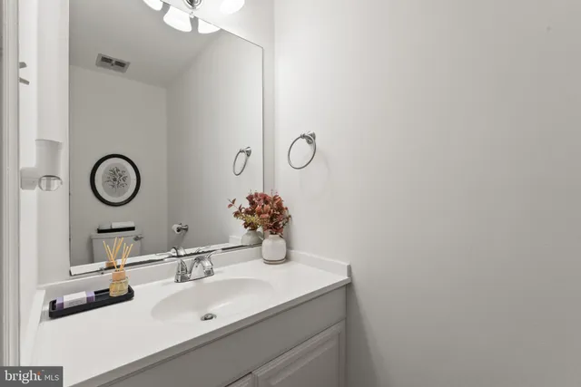 $664,900 | 2901 Everleigh Way, Fairfax, VA 22031