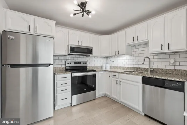 $664,900 | 2901 Everleigh Way, Fairfax, VA 22031