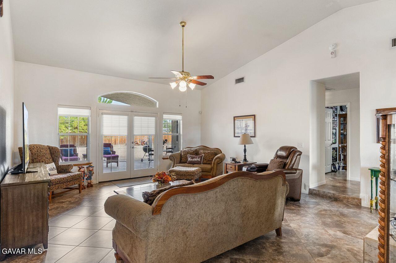 9629 Mendiburu Road California City, CA 93505 - Photo 11 of 40 Z9iKYzBA