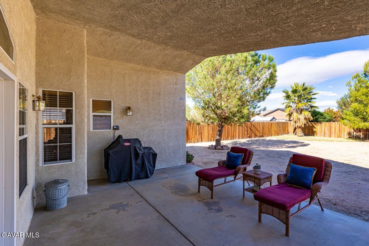 9629 Mendiburu Road California City, CA 93505 - Photo 4 of 40 jQaqCfKA