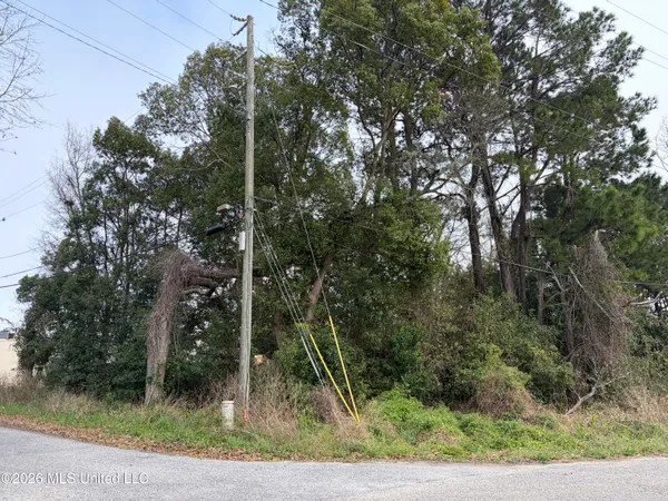 $42,500 | 205 2nd Avenue, Long Beach, MS 39560