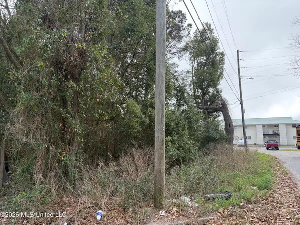 $42,500 | 205 2nd Avenue, Long Beach, MS 39560