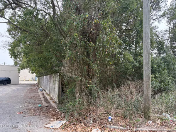 $42,500 | 205 2nd Avenue, Long Beach, MS 39560