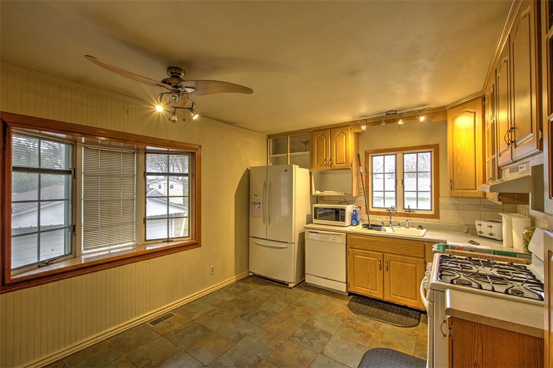 403 Cambridge Drive Decatur, IL 62526 - Photo 10 of 21