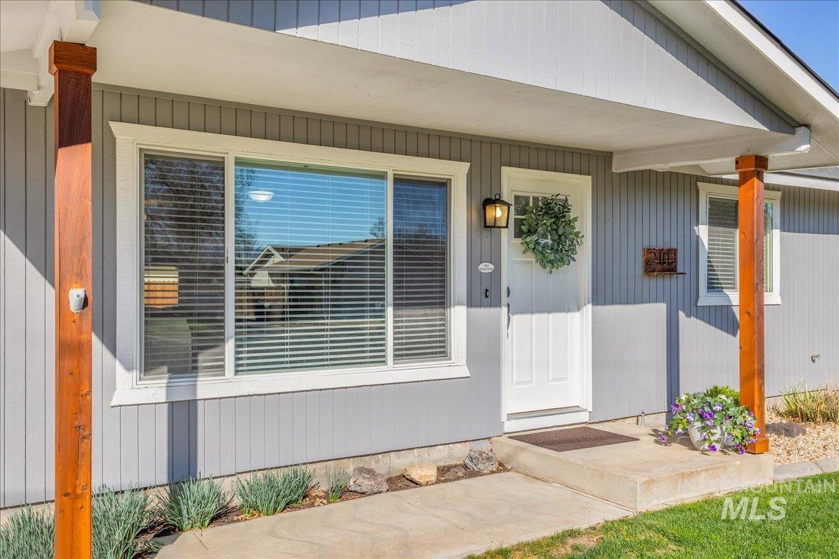 2103 North Hampton Road Boise, ID 83704 - Photo 3 of 40 Property entrance with covered porch