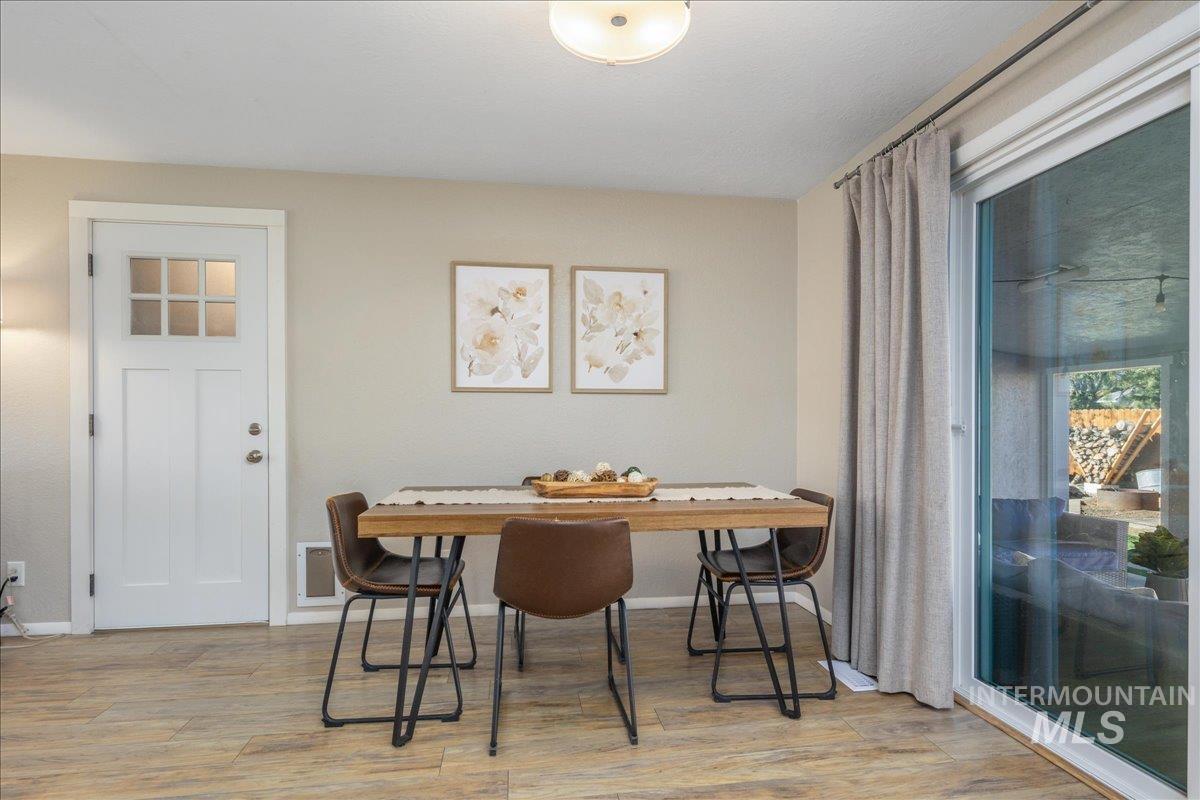 2103 North Hampton Road Boise, ID 83704 - Photo 10 of 40 Dining area with light wood-style floors