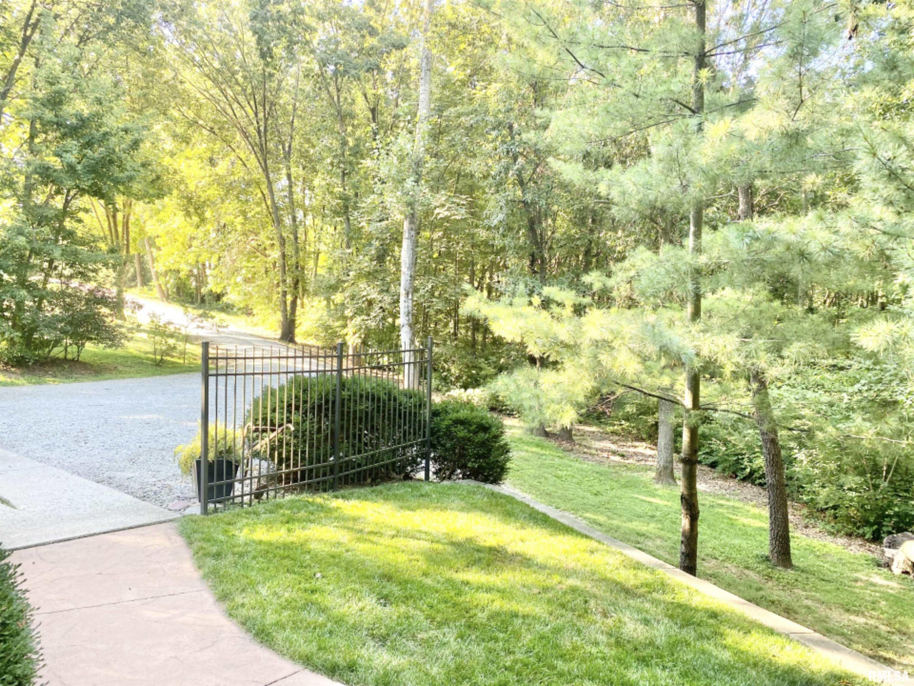 5741 Cedar Ridge Springfield, IL 62707 - Photo 4 of 30