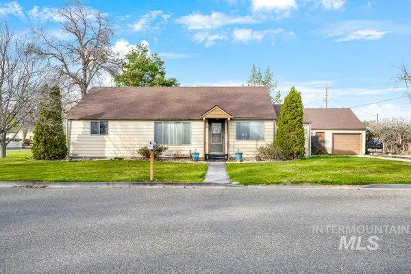 $320,000 | 489 Northwest 4th Avenue, Ontario, OR 97914